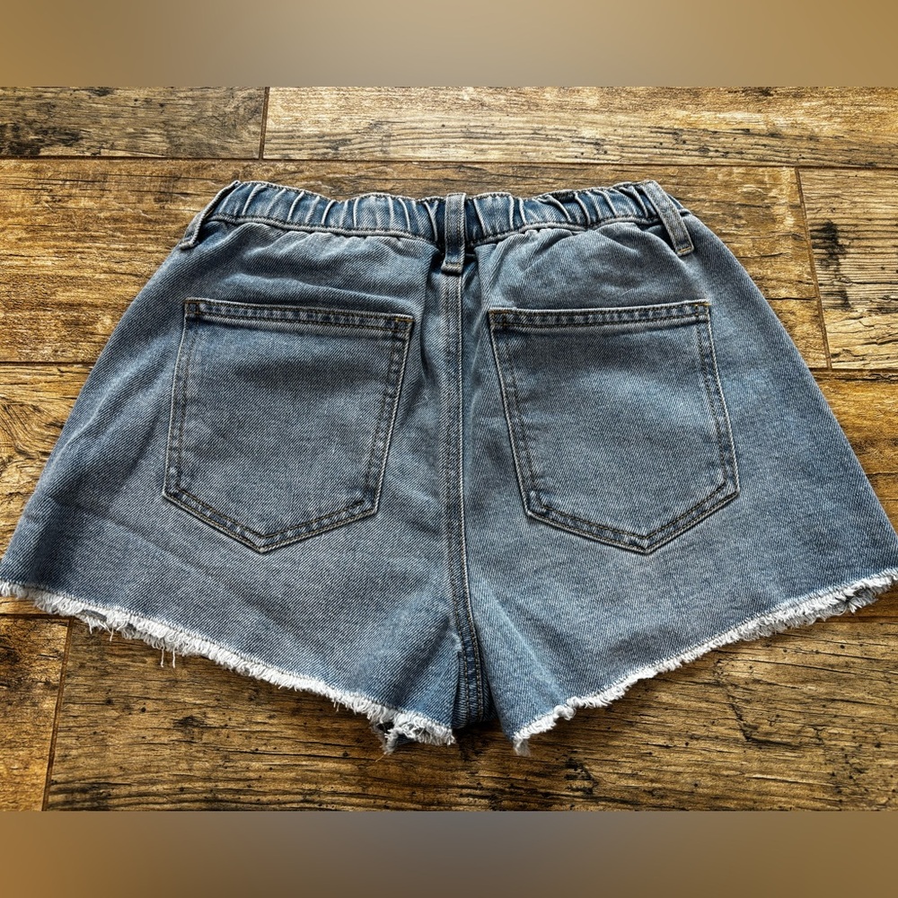 NWT Women's No Boundaries shorts XS - Picture 2 of 3